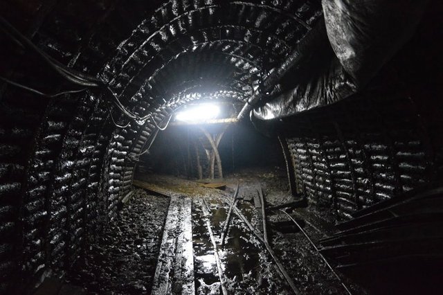 -Kıdem tazminatına hak kazanabilmek için en az 6 ay çalışma şartı madencilerde aranmayacak. Madenci bir gün çalışarak, kıdem tazminatı almaya hak kazanacak. - -Madencilerin yıllık izni, diğer işçilerden 4 gün daha fazla olacak.