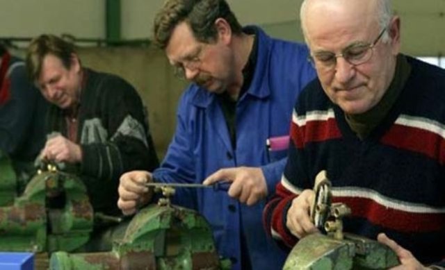 Kamu kurumlarında çalışan taşeron işçilerin kıdem tazminatı sorumluluğu büyük ölçüde devlet güvencesine girdi. Ama bazı hukuki sorunlar devam edecek görünüyor.