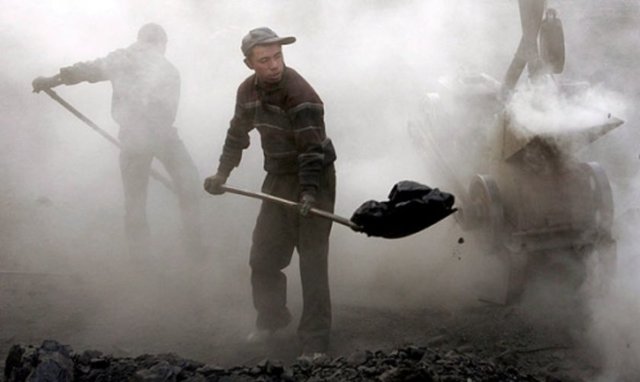 Geçen yıl çıkarılan sendikalar yasasında, bir işkolunda toplu sözleşme imzalamak için o işkolundaki işçi sayısının en az yüzde 3'ünü üye yapma koşulu getirildi.