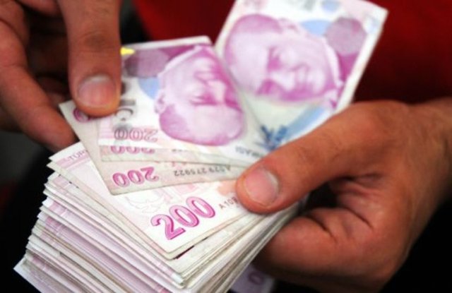 Borç, yükümlü hale geldikleri tarihten başlayarak bugüne kadar yeniden hesaplanacak ve sadece prim borcunun aslı alınacak.