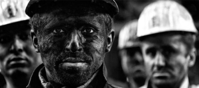 Maden  işçilerinin emeklilik yaşı 55'ten 50'ye düşürülecek.Yeraltında  çalışma süresi haftada en çok 36 saat olacak, günlük çalışma süresi 6 saati geçemeyecek.Yeraltı işlerinde çalışan işçilerde kıdem şartı aranmayacak.