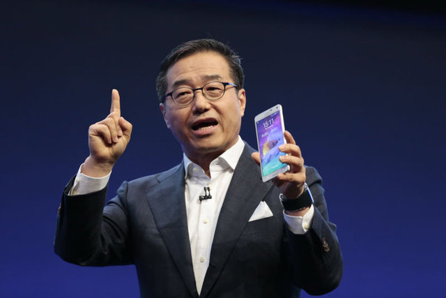 12 saat konuşma (3G) özelliğiyle gelen telefonda Stand by (3G) özelliği bulunmuyor.