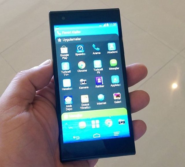 TURKCELL T50: - Android işletim sistemiyle gelen Turkcell T50, 1.2 GHz Quad Core işlemciye ve 5 inç ekrana sahip.