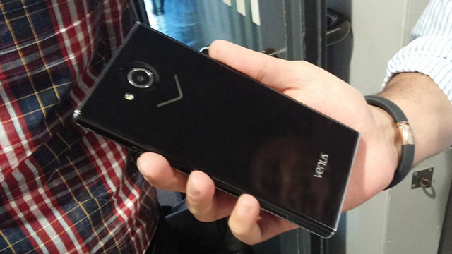 Konuşma (3G) (saat) ve Stand by (3G) (saat) özelliği bulunmuyor.