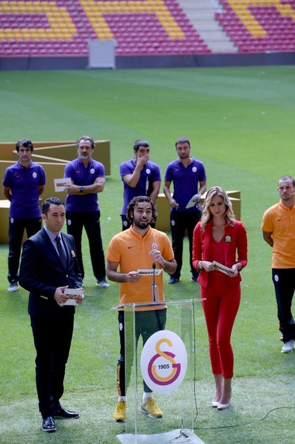 - "Kardeşim şu an yıldız maketinin içindeyim, sonra konuşsak?" -