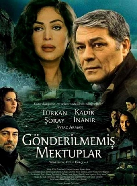 Gönderilmemiş Mektuplar - Başrollerini Kadir İnanır ve Türkan Şoray'ın paylaştığı Gönderilmemiş Mektuplar'da 12 Eylül'ün insanlar üzerindeki etkileri anlatılıyor. Filmin konusu darbe sebebiyle kaçan Cem'in Gülfem'e yazıp hiç göndermediği mektuplar.