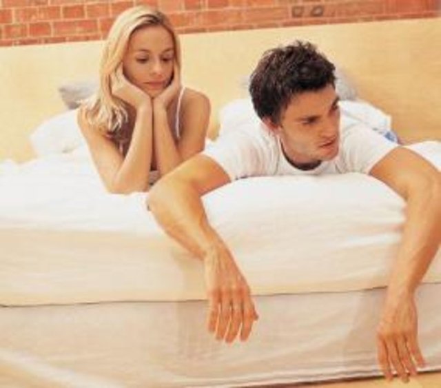 İnsanlar tablet bilgisayarlarını, akıllı telefonlarını yatak odalarına sokuyor, Twitter'a, Facebook'a bakıp e-postalarını yanıtlıyorlar." dedi.