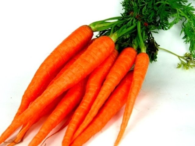 Bol miktarda A vitamini barındıran Havuç B, C, D ve E vitaminleri açısından da oldukça zengindir. Ayrıca karoten, şeker ve fosfor ihtiva eder.