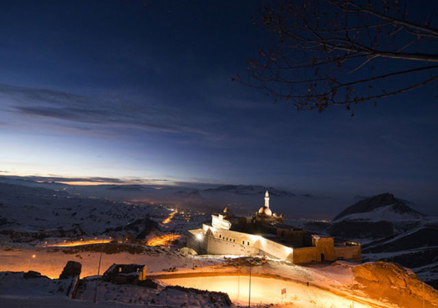 "Bunun nesi ilginç" diyebilirsiniz. Ancak onlar, gözün göremediği doğa olaylarına da tanıklık ediyor. Yani 12 saatlik bir zaman dilimini 14 saniyeye sıkıştırıyor.
