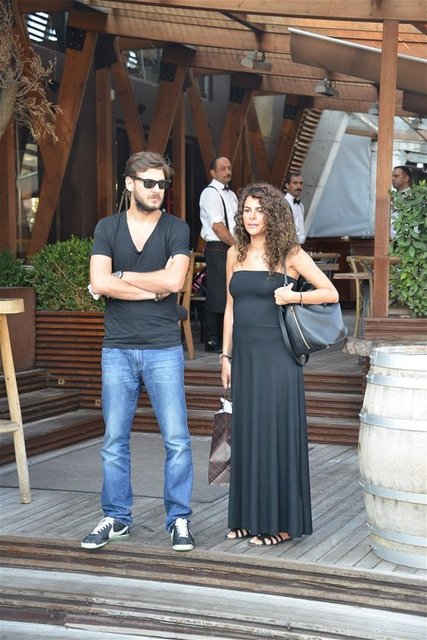 Sevgili eşim Gamze ve ben, yakın arkadaşlarımız Erel Sirkeci ve Mercan Elecik şahitliğinde, bizim için çok özel bir yer olan Kaş'ta evlendik.