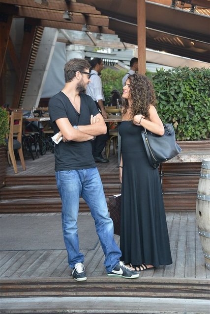 Ben Antalyalı'yım, eşim Adanalı. Ailelerimizin de yakınımızda olması ayrıca büyük bir şanstı. Kısaca mutluyuz, çok teşekkürler."