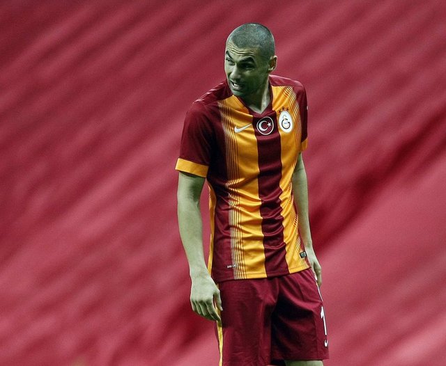 - Galatasaray Futbol Takımı, stadı Türk Telekom Arena'da 118 gün sonra yeniden bir karşılaşmaya çıktı.