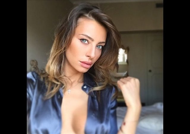 Ünlü İtalyan model ve oyuncu Alessia Tedeschi'nin Real Madrid'in yıldız futbolcusu Cristiano Ronaldo ile birlikte olduğu iddiası gündeme bomba gibi düştü.