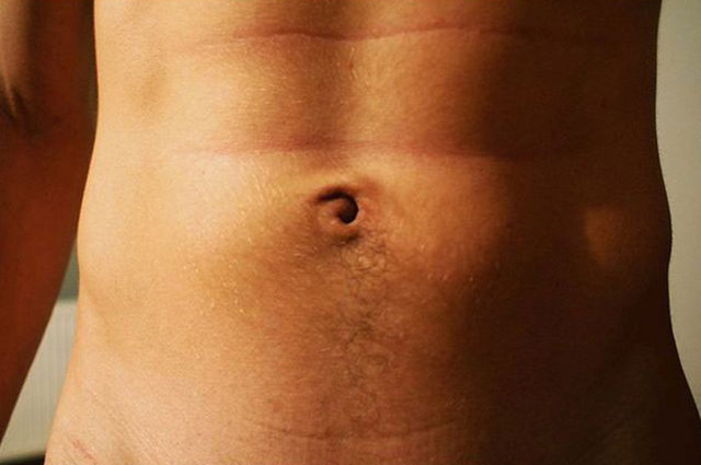 3. Göbek deliğiniz, bir yağmur ormanının tamamındaki ekosistem kadar bakteri taşır.