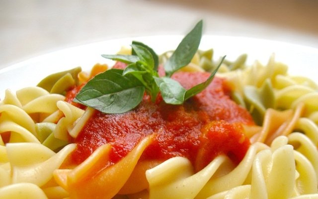 Makarna hem çok doyurucudur, hem de vücut için gerekli tüm vitamin ve mineralleri içerir. - Makarna sanılanın aksine şişmanlatmaz. -