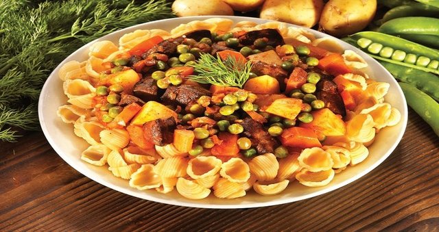 Makarna, acil enerji ihtiyacı duyan, bir karşılaşmaya ya da gösteriye hazırlanan sporcular, sanatçılar, yani fiziksel güç gerektiren işlerle uğraşan herkes için temel bir besindir.