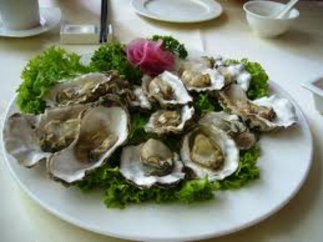 İSTİRİDYE: -  - İstiridye: Birçok edebi eserde afrodizyak olarak bahsedilen istiridye üzerine İtalyan ve Amerikalı bilim adamları çeşitli araştırmalar yapmış.