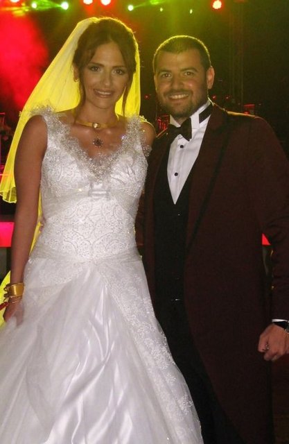 Haftabaşı 1,5 yıllık eşi ünlü oyuncu Sinem Öztürk'ten boşanan iş adamı Gürsel Çatır, sessizliğini bozdu ve duygularını kaleme aldığı yazıda eski eşini sert sözlerle suçladı...