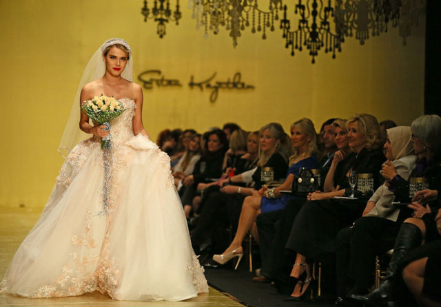 Buğra gelip özür dilerse, bizden izinsiz yurt dışına gittiğini, bizden aldıklarını satıp batırdığını söyleyip özür dilerse o zaman konuşuruz. Gelecek özür dileyecek, gelip özür dilemezse de kendisi bilir.