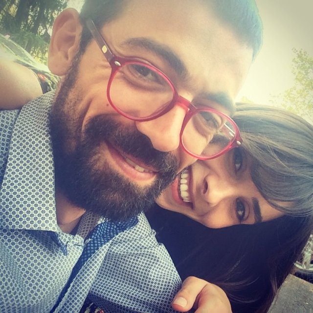 NUR FETTAHOĞLU  - Mutluyuz sanki