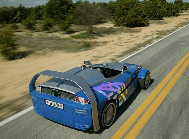 Rinspeed Splash - Doğalgazla çalışan doğa dostu araç, iki silindirli ve 7500cc hacimli bir motora sahip.