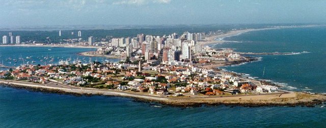 URUGUAY - Milli Gelir(milyon dolar): 56.345 - Kişibaşı Milli Gelir (dolar): 16.609 - Enflasyon (%): 8.57 - İşsizlik (%): 6.3 - Cari Açık/Milli Gelir (%): -5.93