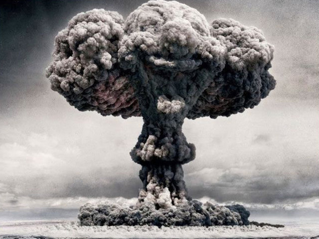 Kıyamet günü silahları!  - 1.Nötron bombası -  - Nötron bombasını icat eden Samuel Cohen, bunu, patlaması halinde yarı çapındaki tüm insanları ve binaları yok edebilecek bir silah olarak tanımlamıştı.