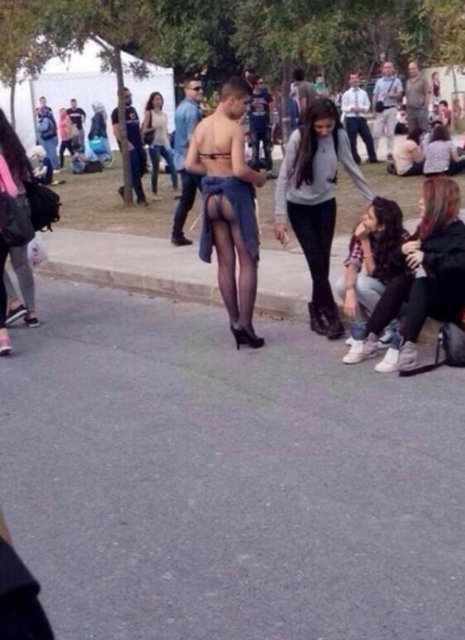 Önceki gün sosyal medyadan paylaşılan bu fotoğraf ise olay yarattı. Lady Gaga konserinde çekildiği iddia edilen bu görüntü herkesi şaşırttı.