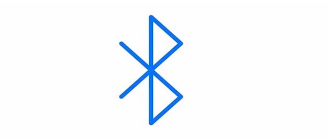Bluetooth teknolojisi PC ile cep telefonu endüstrilerini bir araya getirdiği için kendilerine simge olarak Viking kralının Danimarka Runik Alfabesindeki baş harflerinin birleşimini seçmişlerdir.