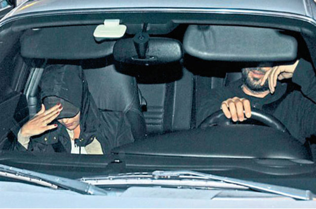 Megastar Tarkan, geçtiğimiz günlerde yanında gizemli bir kadınla otomobiliyle gezinti yaparken objektiflere yakalanmıştı.