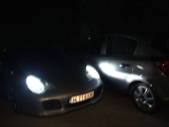 Aracı ile hızlıca oradan seyir eden megastar kaçmak için çareyi ters yöne girmekte aramıştı. Ters yönde hızlıca ilerleyen - Tarkan kendi yolunda gelen bir araç ile kafa kafaya gelince kaçacak - yeri kalmamıştı.