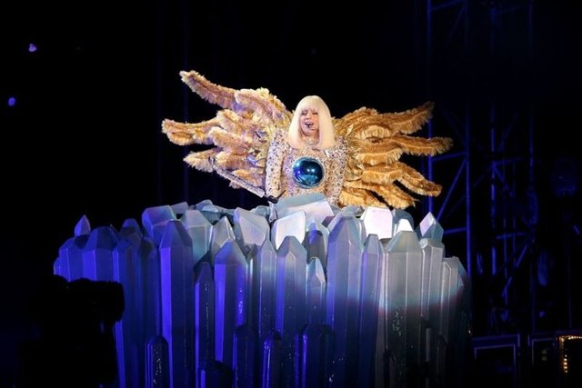 LADY GAGA