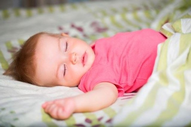 Bebeğiniz için bir düzen oluşturmaya ne zaman başlamalısınız? Pek çok uzman düzen oluşturmak için 2 ve 4. Ay aralığının uygun zamanla olduğu konusunda görüş birliğine varmıştır.