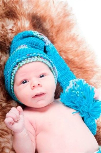 Aynı bakış açısı uykusu için de geçerlidir. Bir gün daha dayanıklı olabilirken diğer gün daha çabuk uykusu gelebilir. Belirlenen hiç bir düzen tamı tamına bebeğinizin ihtiyaçlarını karşılamayacaktır.