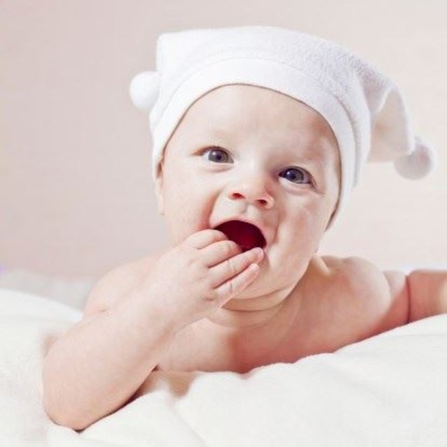 Diğer bir model ise tamamen bebeğin ihtiyaçlarına göre davranmak yönünde düzenlenmiştir. Bebeğin beslenme ve uyku ihtiyacı her gün değişiklik gösterebilmektedir.