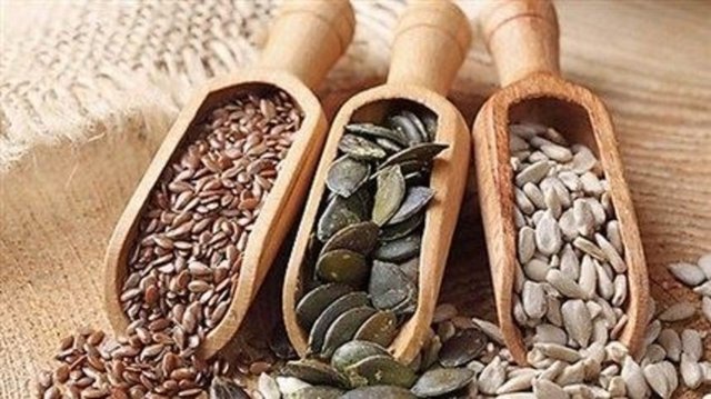 Sağlıklı tohumların içinde vitamin ve mineraller bulunuyor. Bu tohumları beslenme düzeninizin içine eklerseniz, kilo vermeniz kolaylaşacaktır.
