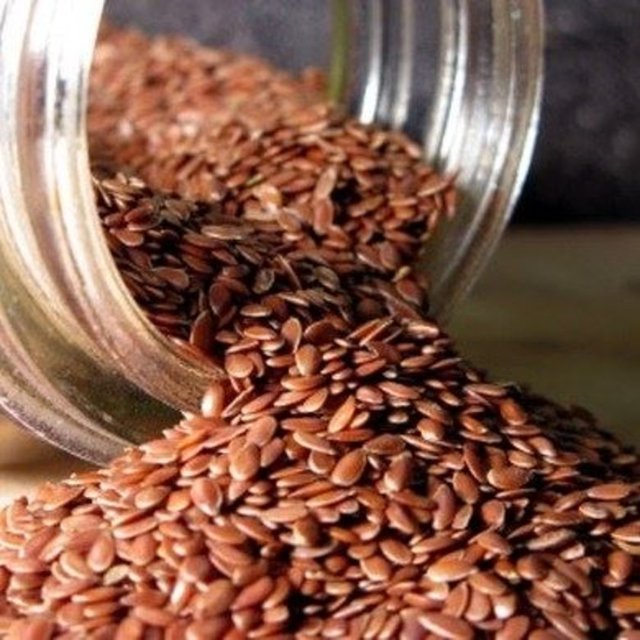 Keten tohumu alfa-linolenik asit açısından en iyi kaynaktır. Omega-3 yağ asidine de sahiptir. Özellikle vejetaryenlerin mutlaka tüketmesi gerekir.