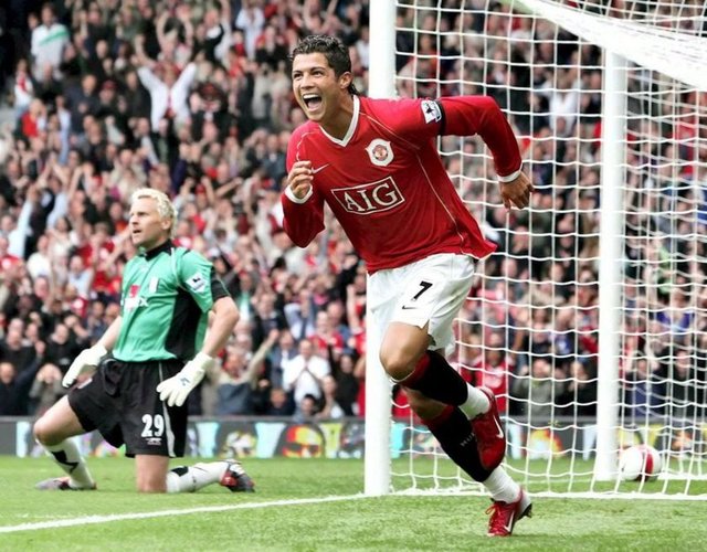 2009'da 94 milyon € bonservis bedeli ile Real Madrid'in yolunu tuttu...