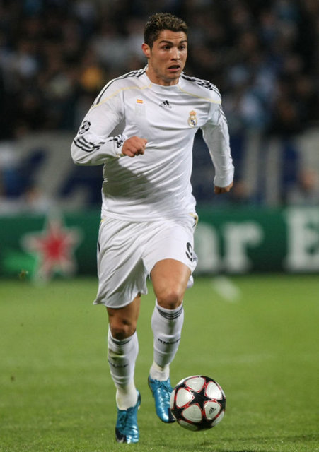 Manchester United'da 290 maçta 117 gol,	65 asist, Real Madrid'de ise 252 maçta 257 gol 82 asist yaptı!