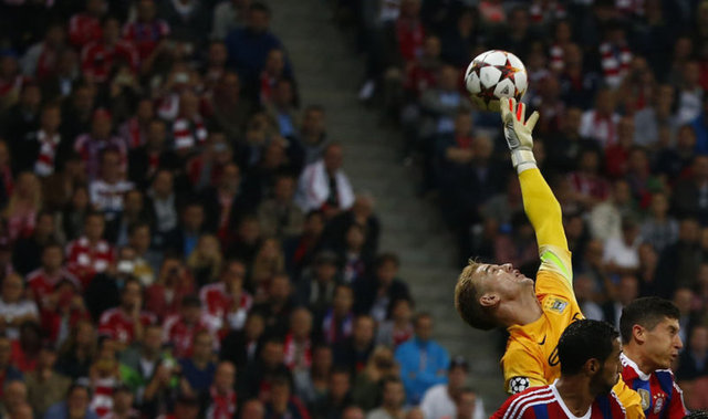 Karşılaşmanın henüz ilk dakikasında Müller topu boş kaleye gönderemedi. Bavyera ekibinin maç boyunca ataklarında Hart hatasız oynadı.