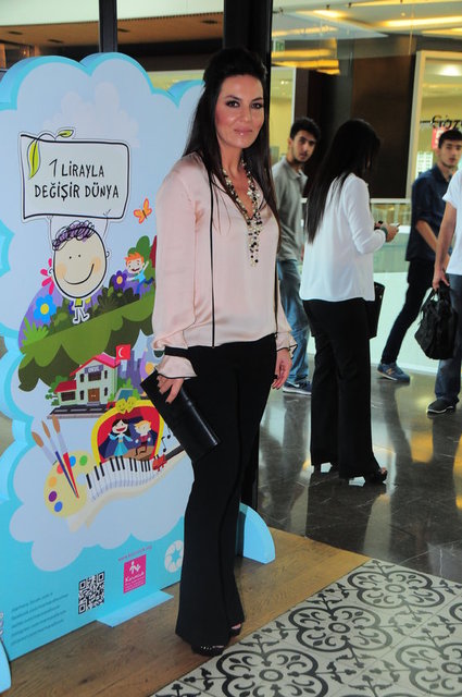 SİTARE AKDİLEK