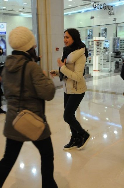 Yeteneği de var. Yapsın da zarar verdirmesin kendisine. İsterim ki oğlum Kaya da sporcu olsun, parasını spor yaparak kazansın.Türkiye'de golften para kazanmak imkansız. Ama oğlum golfü severse ben ona para kazanacağı yolu gösteririm. -