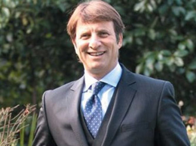 Birçok oyunculuk teklifi aldım ama hiç oynamadım. 24 saati geçmezse Hülya ile aynı filmde oynamayı kabul ederim. -