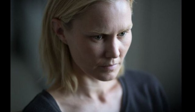 BLIND  -  - 2014'ün En İyi 50 Filmi listesine giren yapımlar, Avrupa Film Akademisi'ne üye 3 binin üzerinde yönetmen, oyuncu ve senaristin oyları ile belirleniyor.