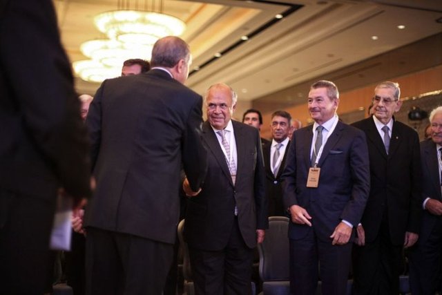 RECEP TAYYİP ERDOĞAN, HALİS KOMİLİ