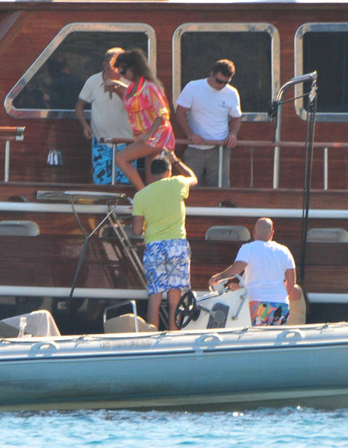 Polis eşliğinde karakola giden taraflar birbirlerinden şikâyetçi olmayınca herhangi bir işlem yapılmadı.