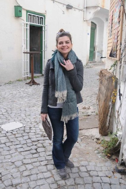 "32 yaşıma girerken hayatımdaki en güzel hediyeyi bana veren eşim ve hayatımızın anlamı haline gelen canım oğlumla bir ömür mutlu olmam dileğiyle. "