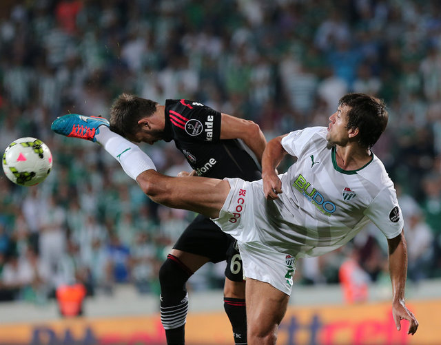 İşte Civelli'nin Sivok'a yaptığı faul...