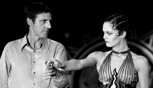 KÖPRÜDEKİ KIZ /GIRL ON THE BRIDGE