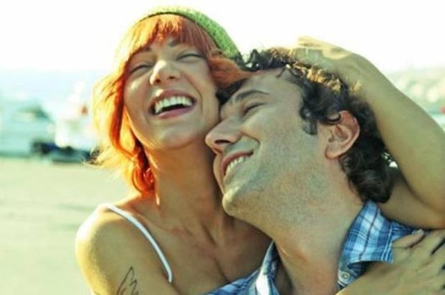 İNCİR REÇELİ - Televizyon için skeç programları yazarak hayatını kazanan Metin'in en büyük isteği, yazdığı senaryolardan birinin filme çekilmesidir.